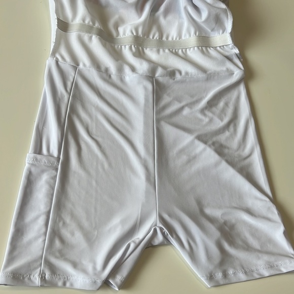 NWT Onzie Active Dress Multi Color Stripes Built in Shorts Size S/M - Picture 9 of 12